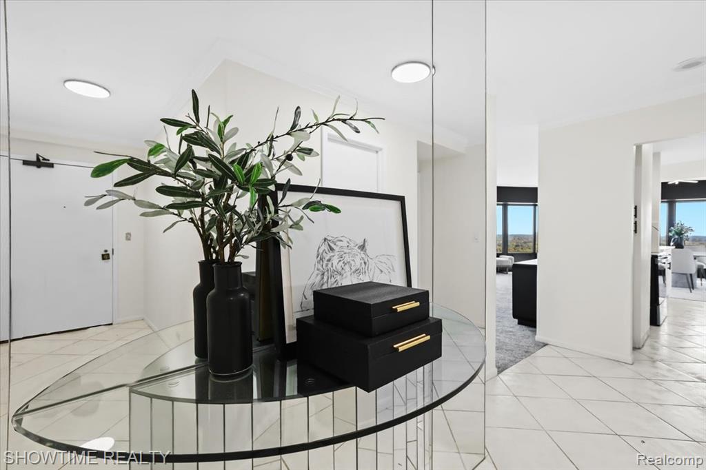 5000 Town Center Center, 2904, Southfield, MI 48075 — Photo 4