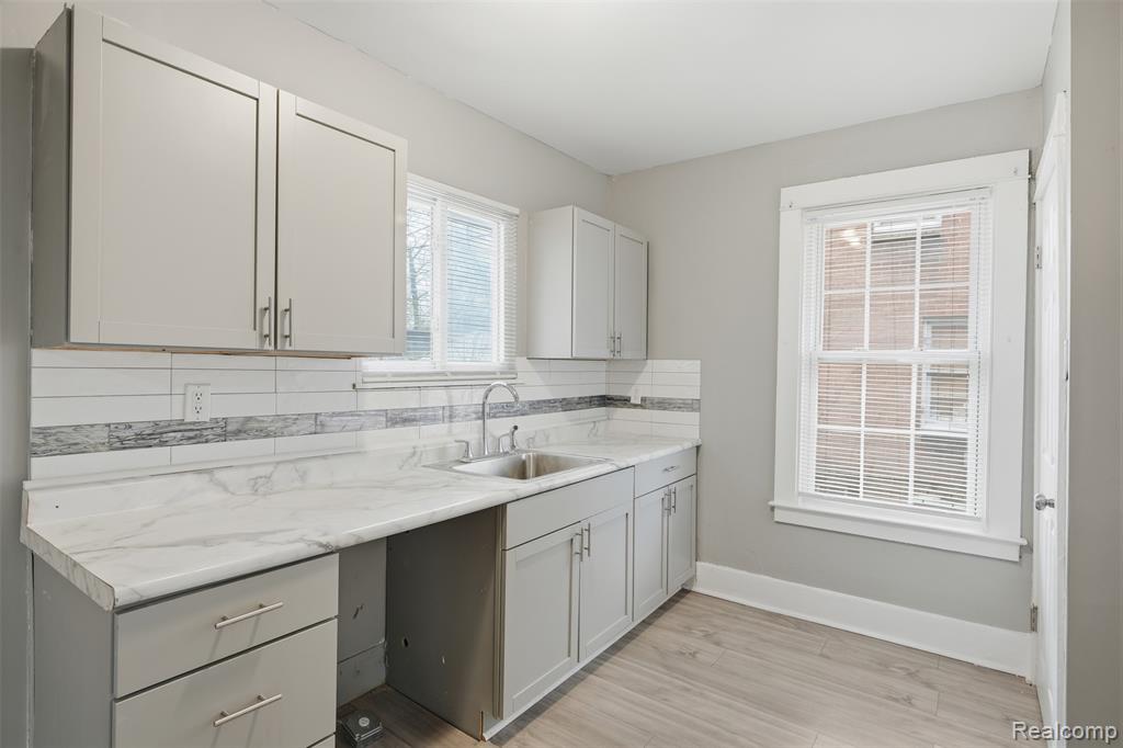 16614 Sunderland Road, Detroit, MI 48219 — Photo 13