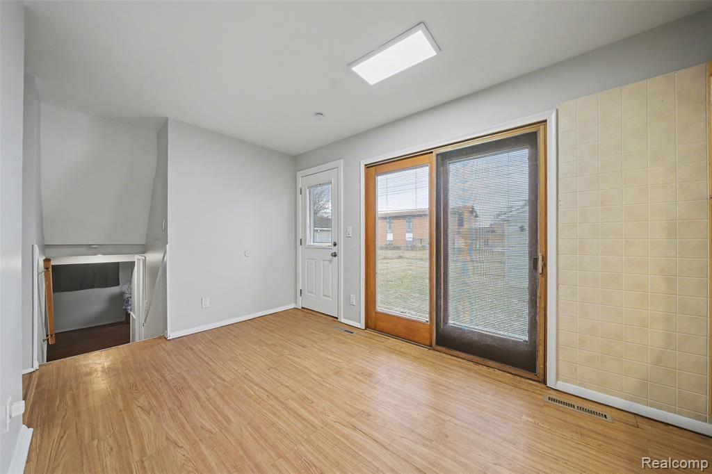 9228 Mueller Street, Taylor, MI 48180 — Photo 12