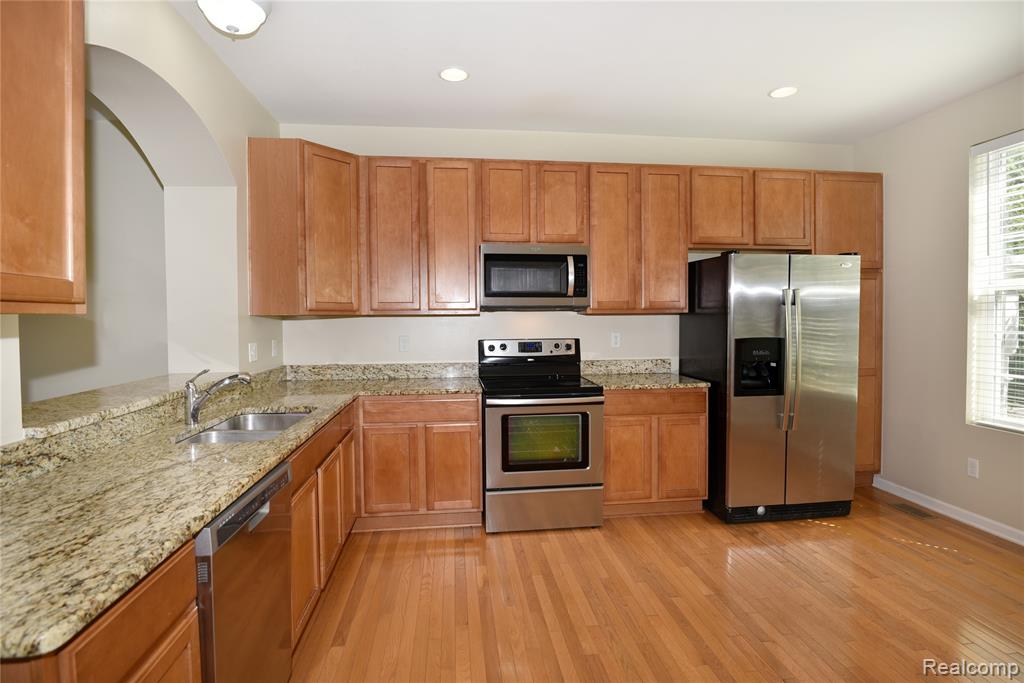 44458 Gwinnett Loop, Novi, MI — Photo 5
