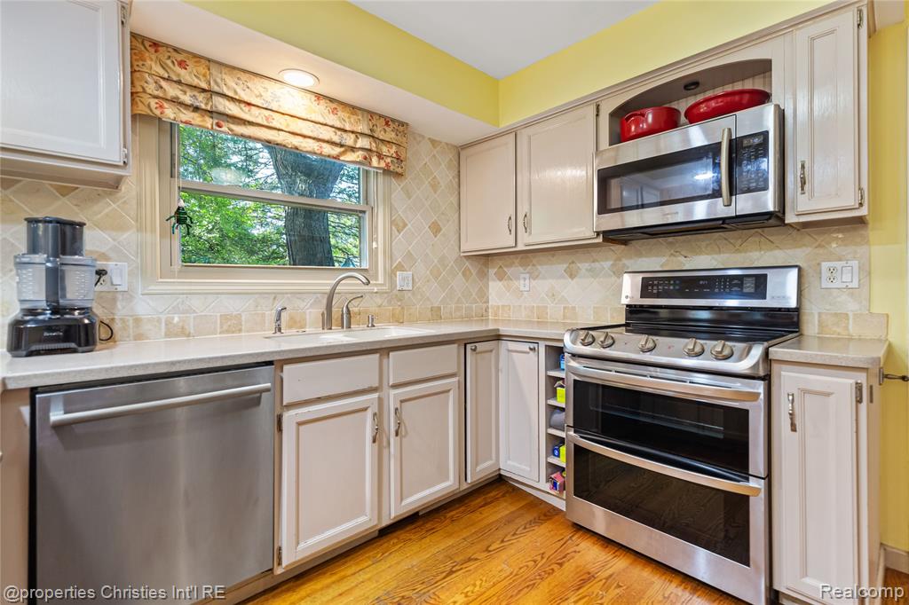 41101 Croydon Court, Northville, MI 48168 — Photo 11