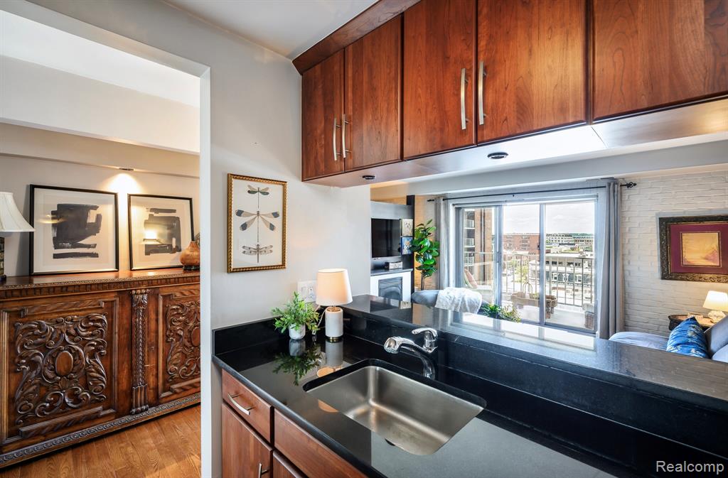 411 S Old Woodward Avenue, 815, Birmingham, MI 48009 — Photo 5