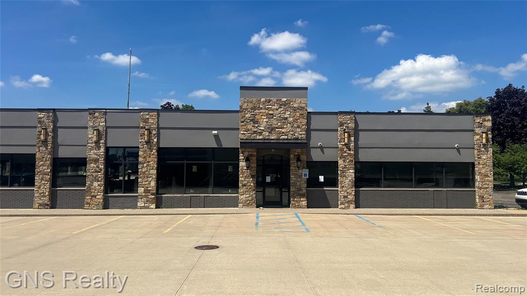 3364 Rochester Rd, Troy, MI 48083 — Photo 4