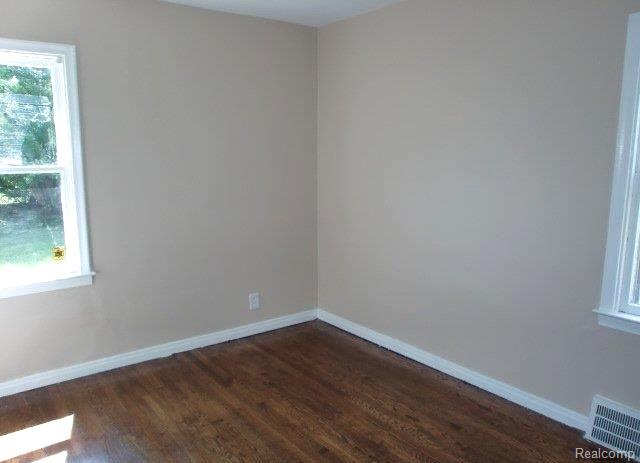 19724 ELKHART Street, Harper Woods, MI 48225 — Photo 7