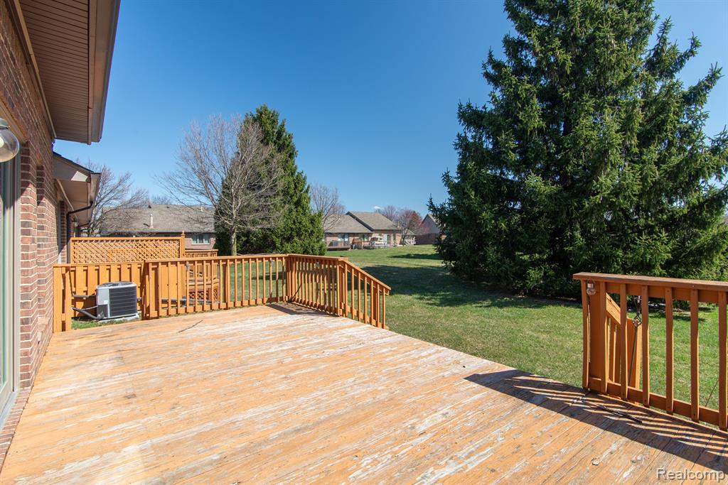 45800 MEADOWS Circle W, Macomb, MI 48044 — Photo 29