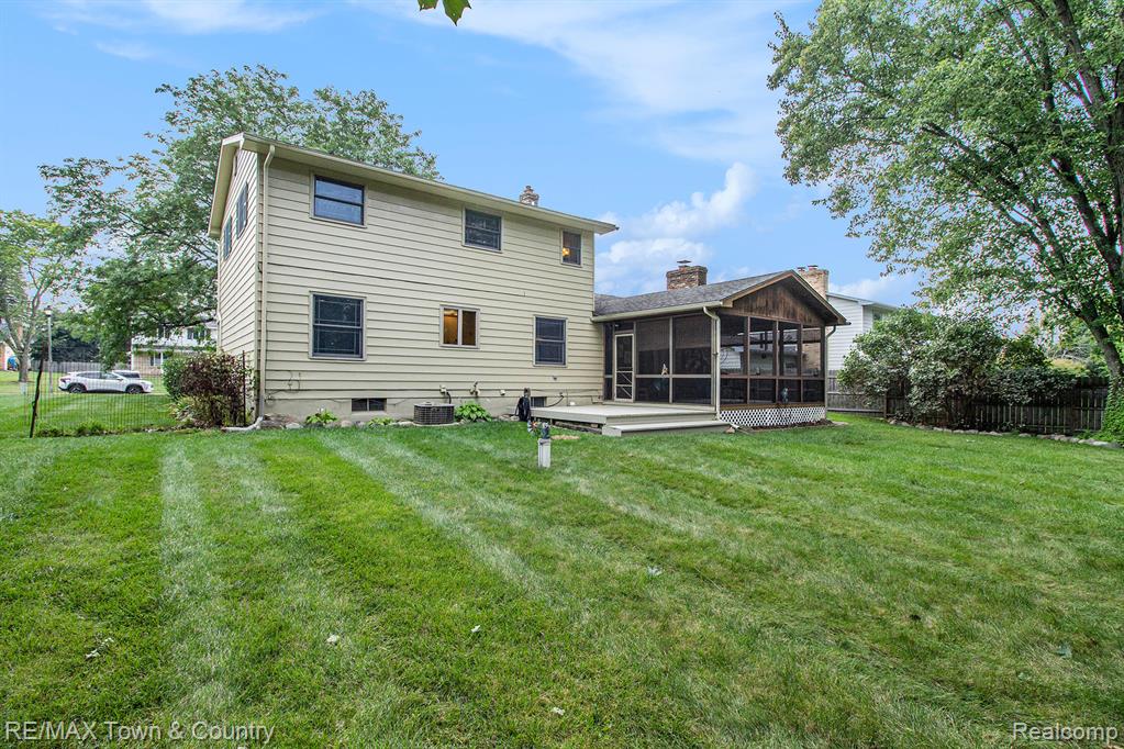 5555 Old Franklin Road, Grand Blanc, MI 48439 — Photo 22