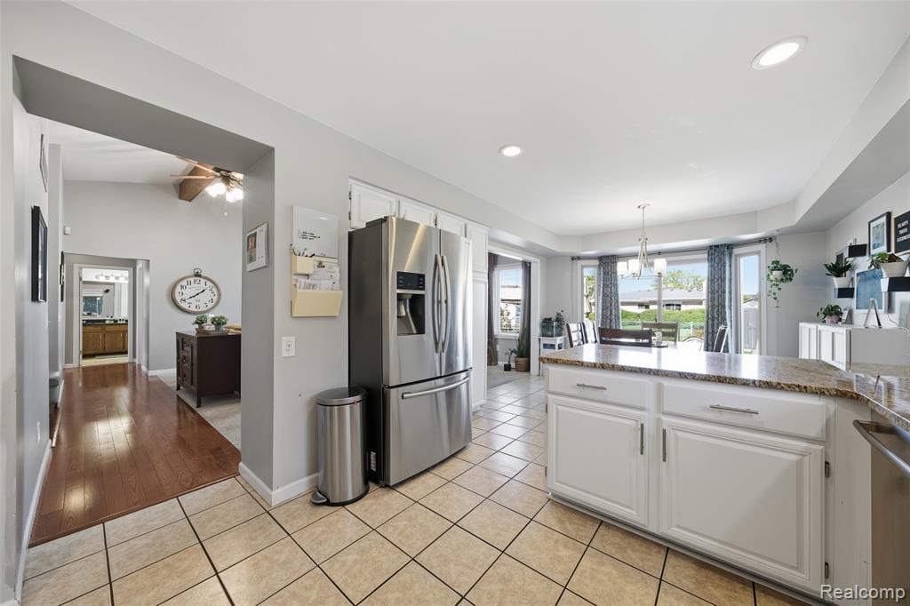 4231 Chris Drive, Sterling Heights, MI 48310 — Photo 16
