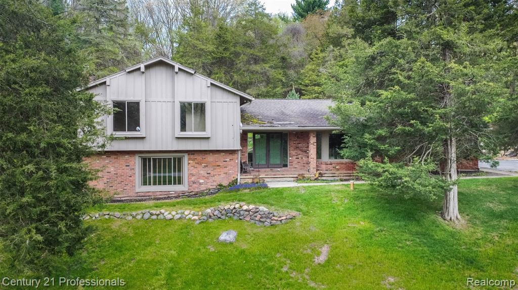 6133 Sundance Trail