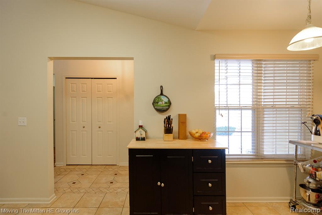 1856 N Kenwyck Drive, Ypsilanti, MI 48198 — Photo 15