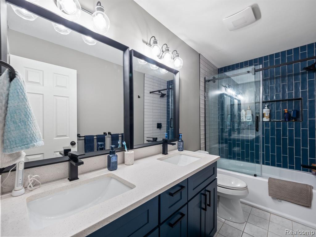 8897 MORNING MIST Drive, Clarkston, MI 48348 — Photo 36