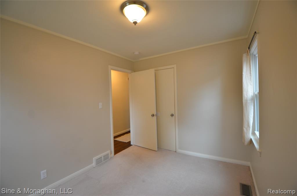 421 W Kalama Avenue S, Madison Heights, MI 48071 — Photo 29