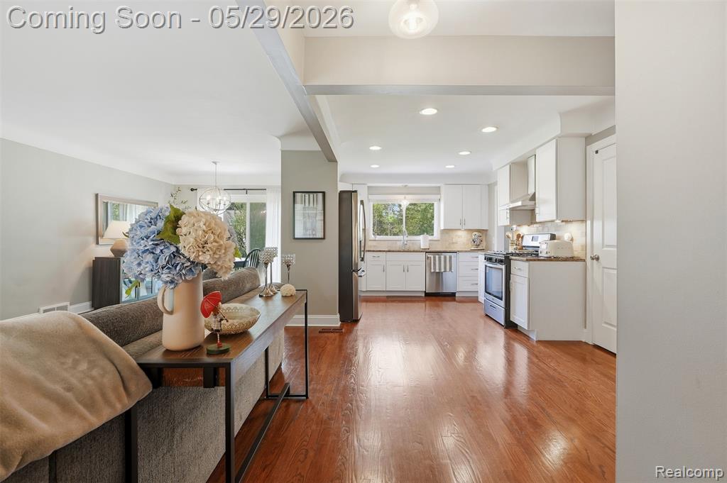 14338 Shadywood Drive, Plymouth, MI 48170 — Photo 5