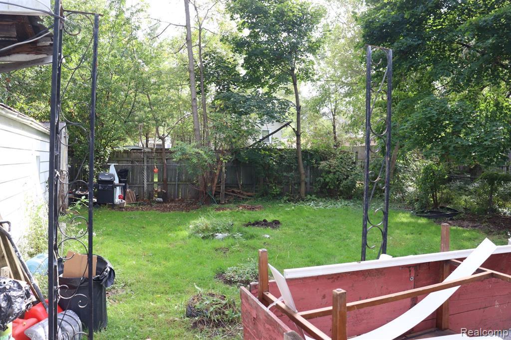 937 BARNEY Avenue, Flint, MI 48503 — Photo 14