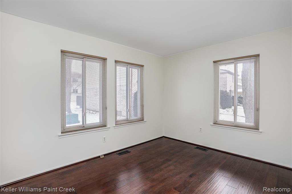 4952 Cara Court, Royal Oak, MI 48073 — Photo 11