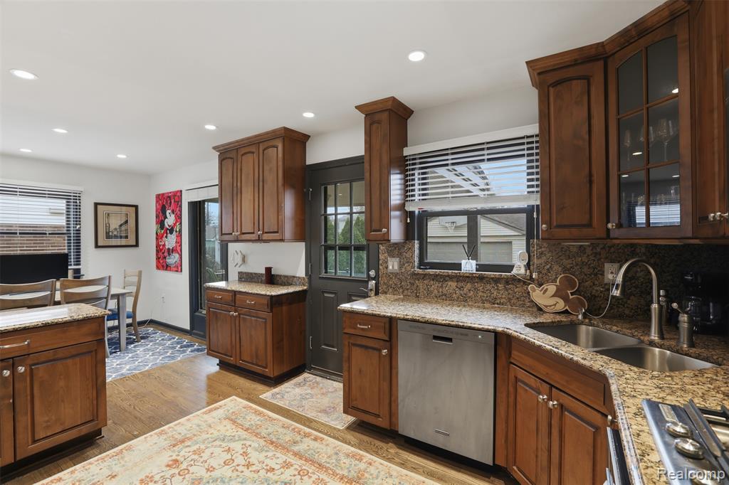 10814 Elgin Avenue, Huntington Woods, MI — Photo 13