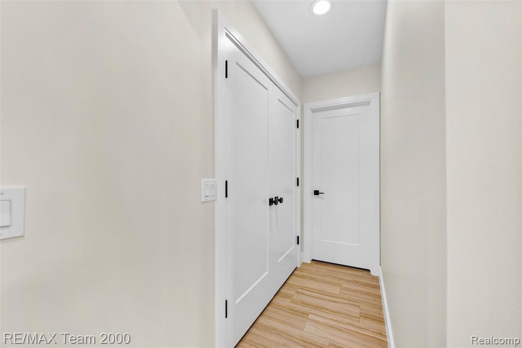 933 N Highland Street, Dearborn, MI 48128 — Photo 18
