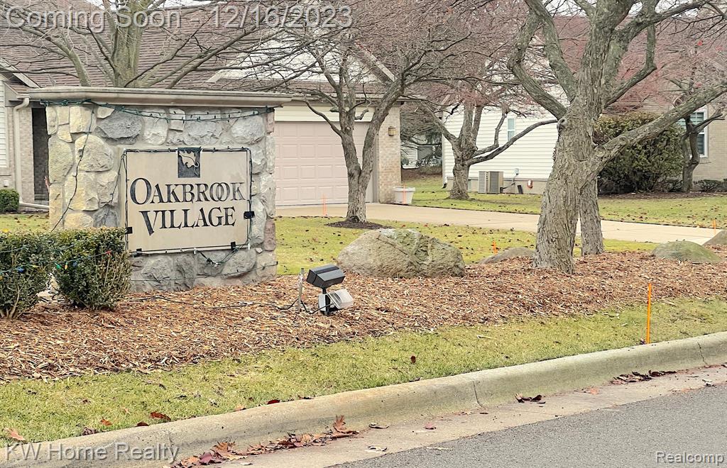 190 WINDING Brook, Commerce Twp, MI 48390 — Photo 31