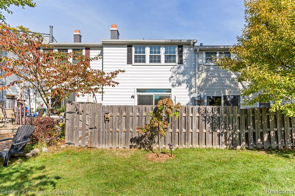 42645 Savoy Court, Northville, MI 48167 — Photo 41