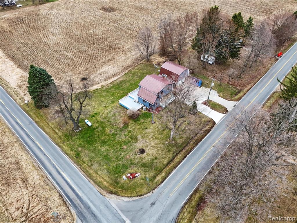 992 W Bennington Road, Owosso, MI 48867 — Photo 49