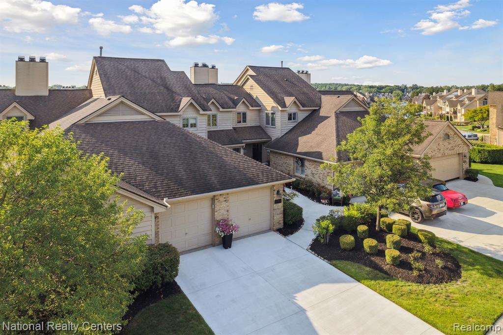 47704 BLUE HERON Drive S, Northville, MI 48168 — Photo 2