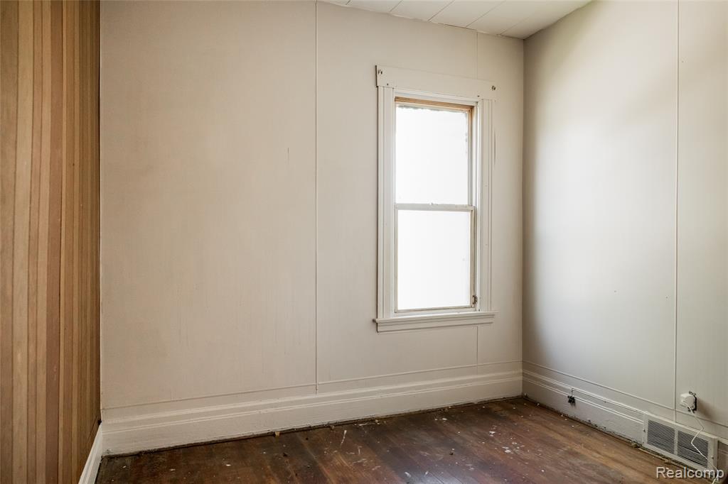 8886 Lorman Street, Detroit, MI 48214 — Photo 5