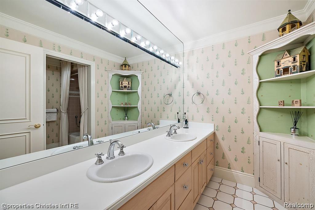 633 Hawthorne Street, Birmingham, MI 48009 — Photo 33