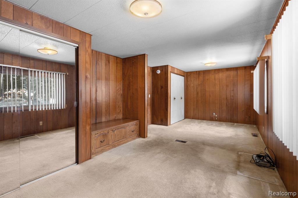 5269 LAKESHORE Road, Fort Gratiot, MI 48059 — Photo 9