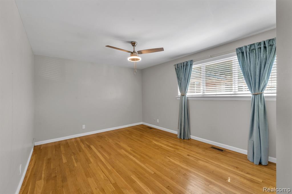 8126 Farnum Avenue, Warren, MI 48093 — Photo 13