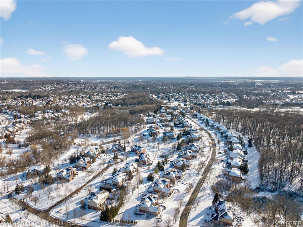 16224 Oak Forest Court W, Northville, MI 48168 — Photo 70