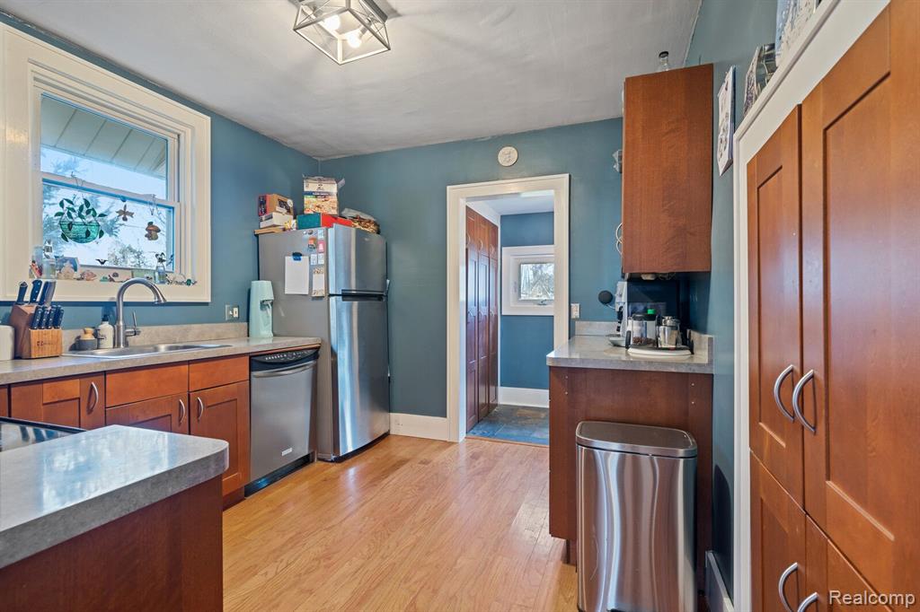 700 W Cambourne Street, Ferndale, MI 48220 — Photo 8