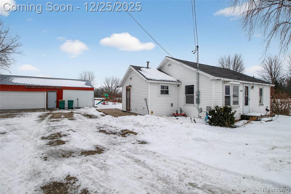 5369 S Mackinaw Road, Bay City, MI 48706 — Photo 3