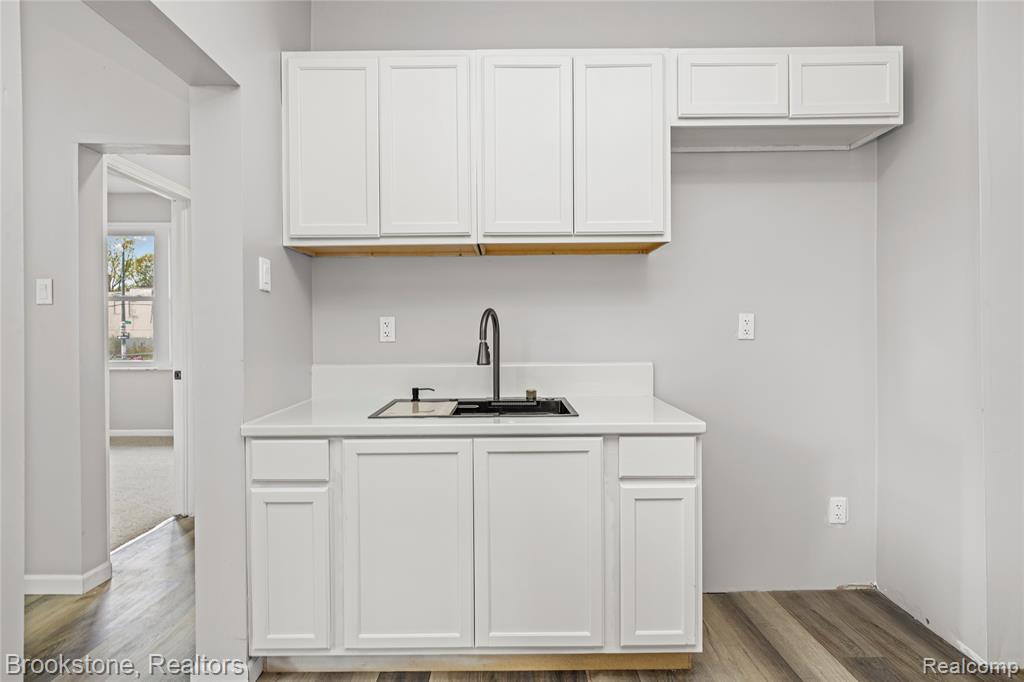4888 Maxwell Street, Detroit, MI 48214 — Photo 18