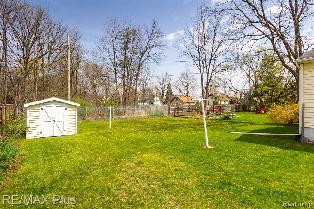 642 TURRILL Avenue, Lapeer, MI 48446 — Photo 29