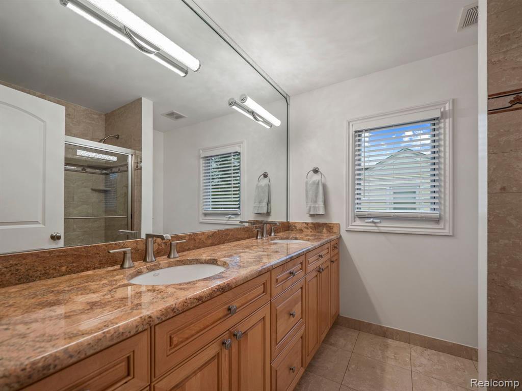 745 RUFFNER Avenue, Birmingham, MI 48009 — Photo 17