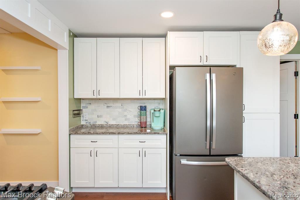 918 ALBERTA Street, Ferndale, MI 48220 — Photo 13