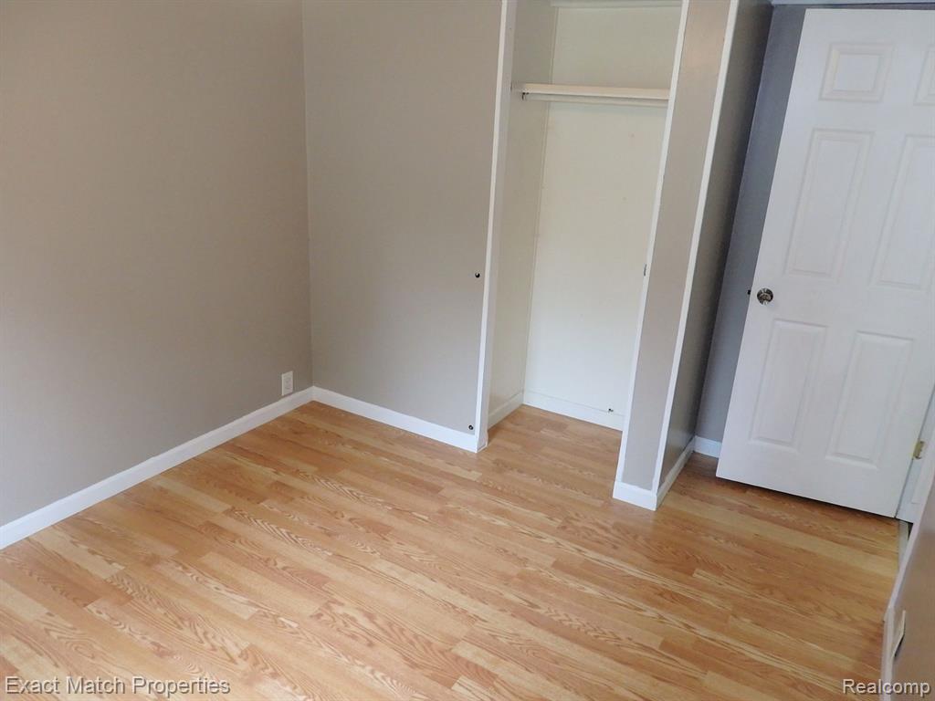 409 LAKEVIEW Street, Holly, MI 48442 — Photo 30