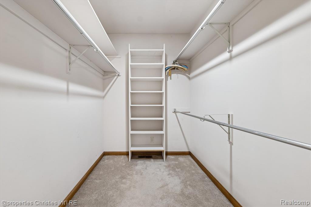 48818 Pebble Lane, Novi, MI — Photo 37