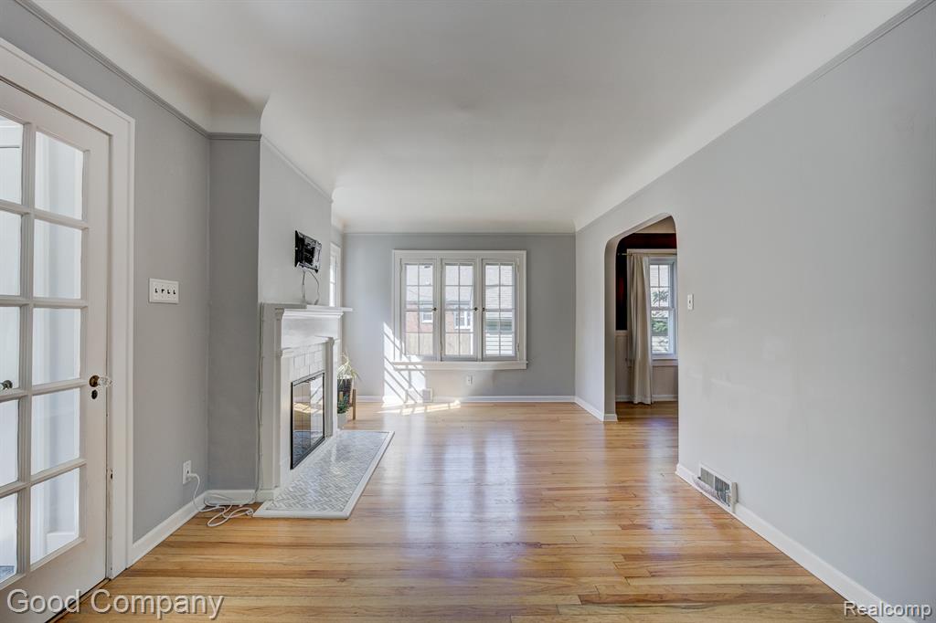 934 Lockwood Road, Royal Oak, MI 48067 — Photo 6