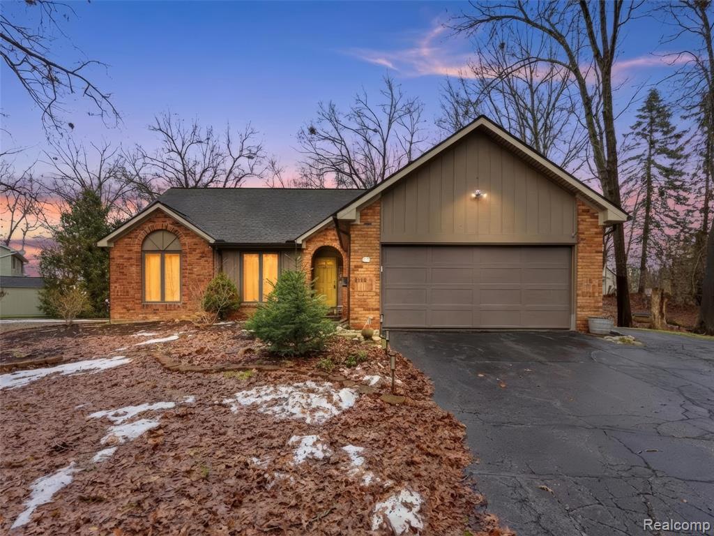 4495 Maybee Road, Lake Orion, MI — Photo 2