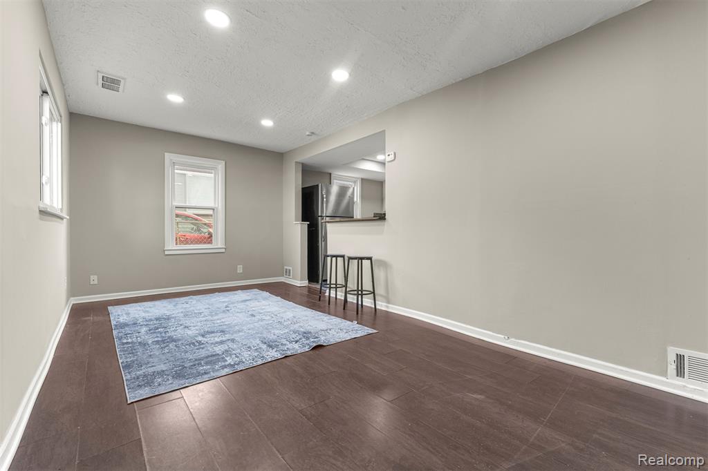 8279 Hugh Street, Westland, MI — Photo 4