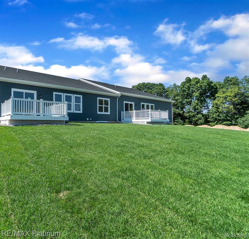 861 Oakwood Circle, 22, Fenton, MI 48430 — Photo 7