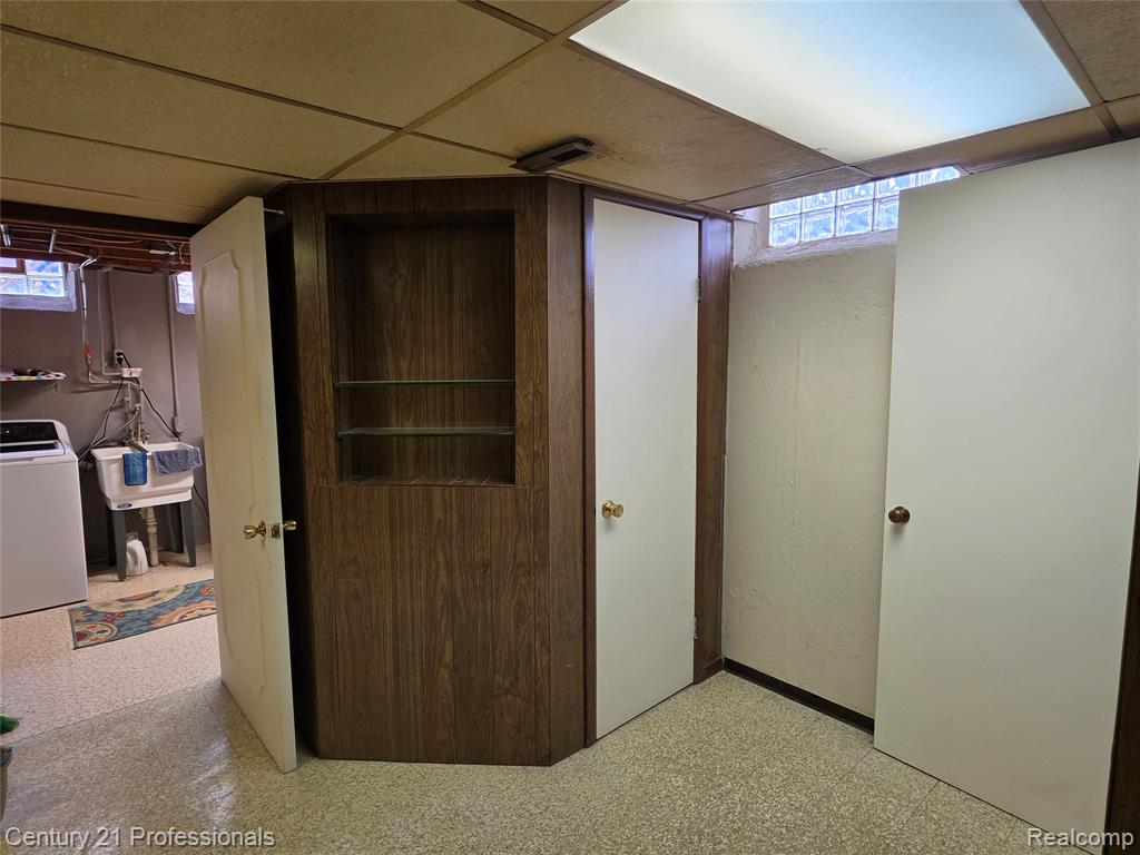29421 Mark Avenue, Madison Heights, MI 48071 — Photo 22