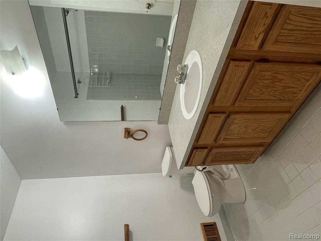 5560 Seabreeze Lane, Sterling Heights, MI 48310 — Photo 15