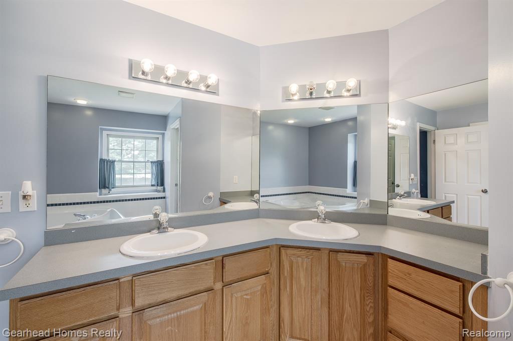 8088 Denton Hill Road, Fenton, MI 48430 — Photo 28