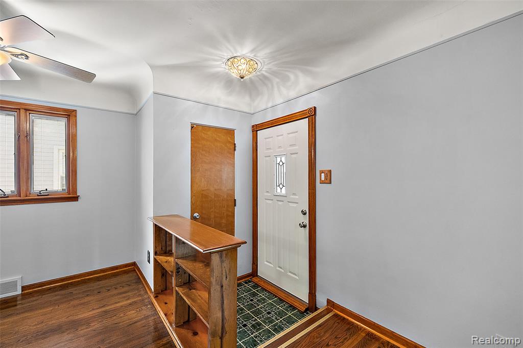 637 S Edgeworth Avenue, Royal Oak, MI 48067 — Photo 16