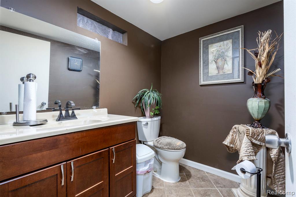 52448 Cedar Mill Drive, Macomb, MI 48042 — Photo 32