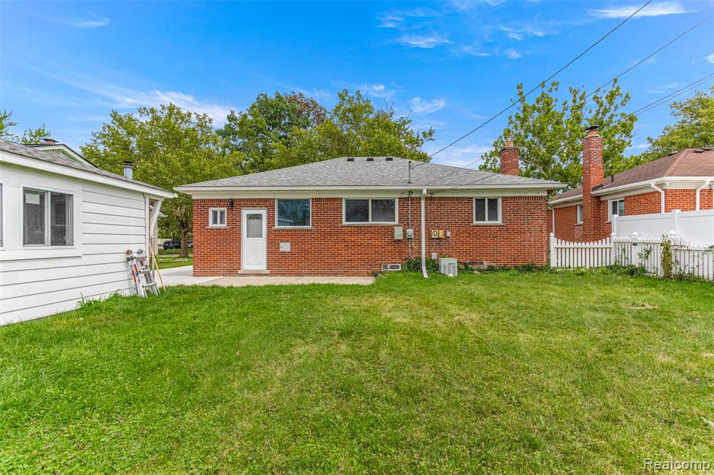 6981 Amboy Street, Dearborn Heights, MI 48127 — Photo 24