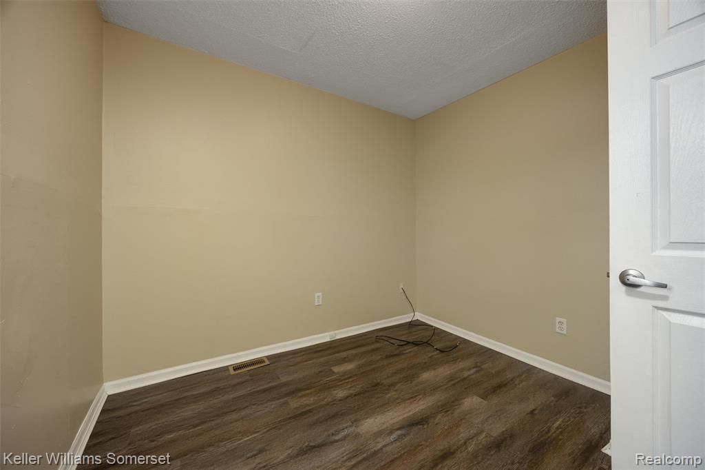 7067 Studebaker Avenue, Warren, MI 48091 — Photo 6
