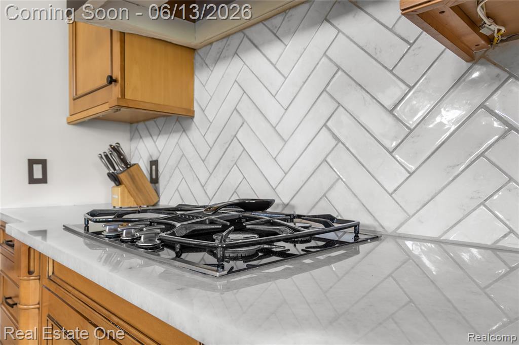 2428 Pine Lake Road, West Bloomfield, MI 48324 — Photo 34