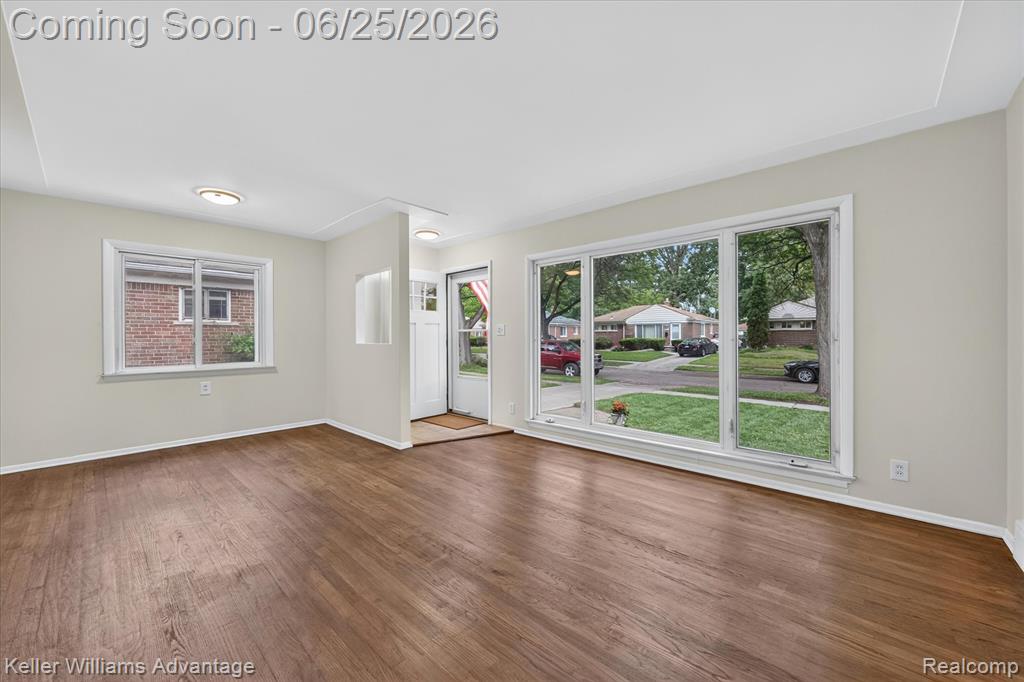 21681 Sussex Street, Oak Park, MI 48237 — Photo 8